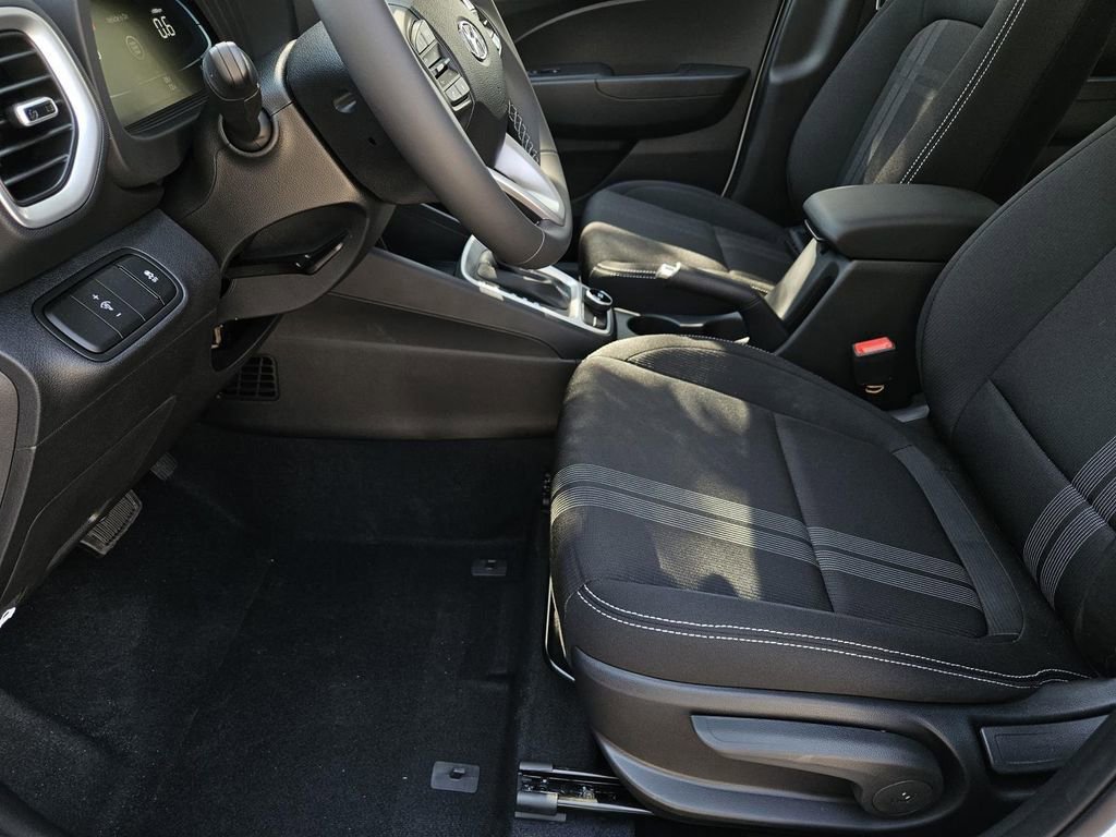 New 2025 Hyundai Venue SEL image 20