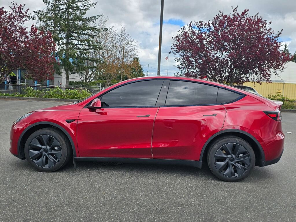 Used 2024 Tesla Model Y Long Range RWD image 4