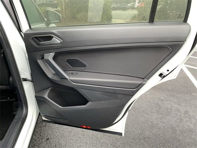 Used 2019 Volkswagen Tiguan SEL R-Line image 11