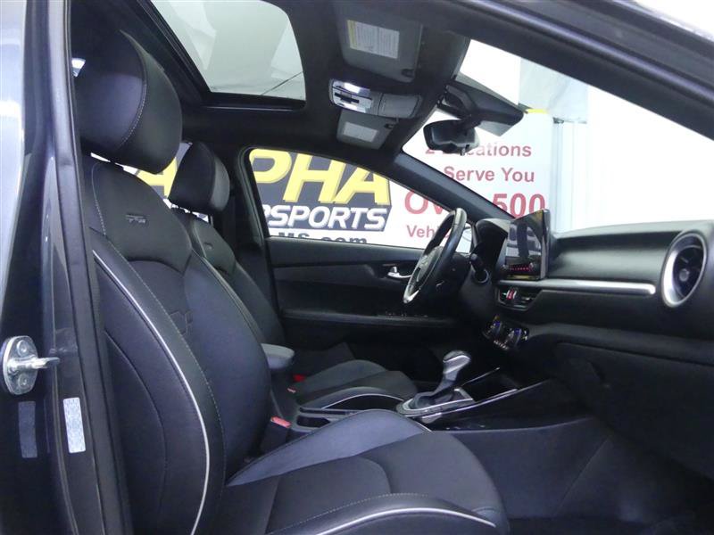 Used 2024 Kia Forte GT-Line w/ GT-Line Premium Package FWD image 8