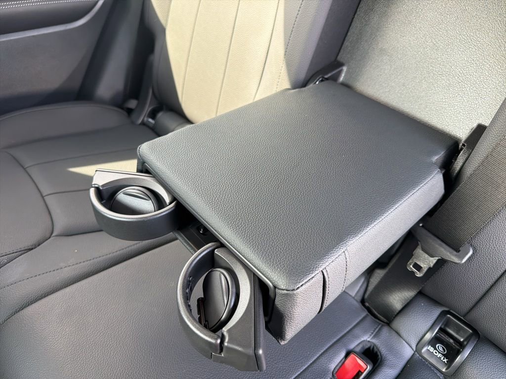 Used 2025 Mercedes-Benz GLB 250 image 37