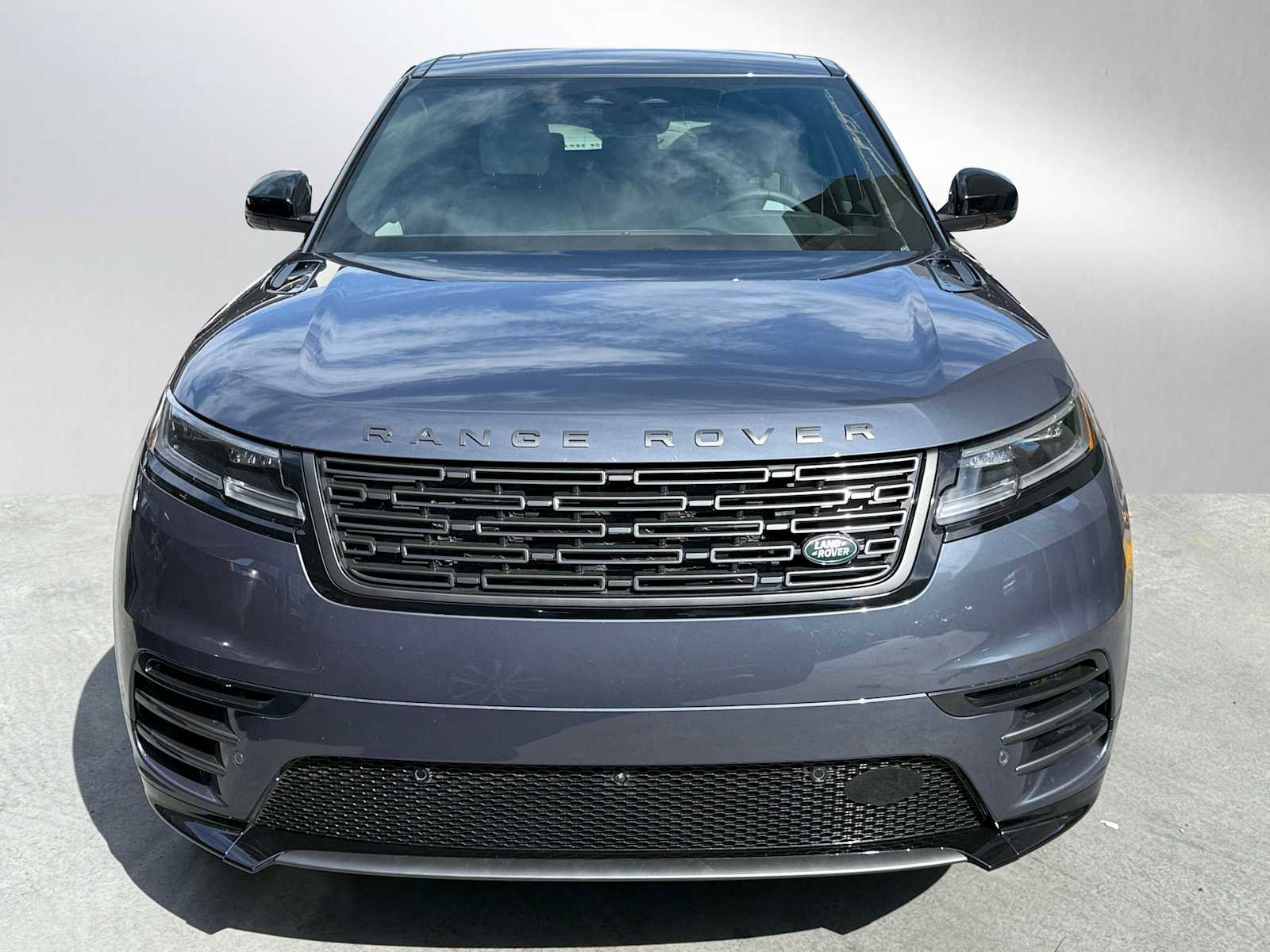 New 2026 Land Rover Range Rover Velar Dynamic SE image 2
