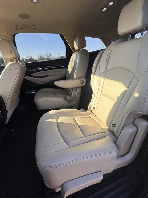 Used 2019 Buick Enclave Essence image 12