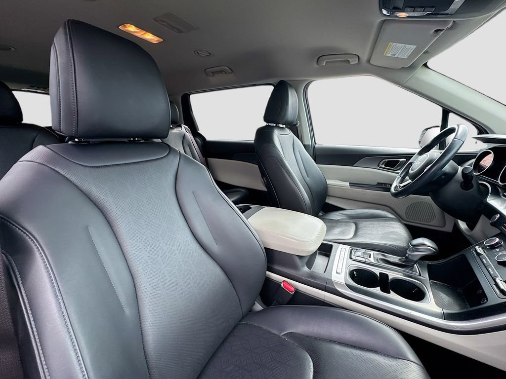 Certified 2022 Kia Carnival LX image 25