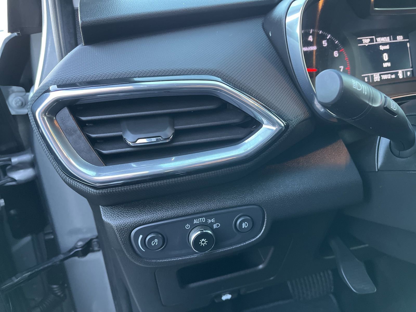 Used 2023 Chevrolet TrailBlazer LT image 24