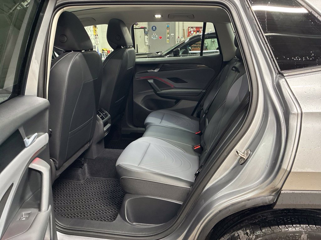 Used 2026 Volkswagen Tiguan SE w/ Panoramic Sunroof Package AWD/4WD image 75