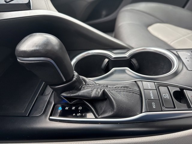 Used 2018 Toyota Camry XLE image 18