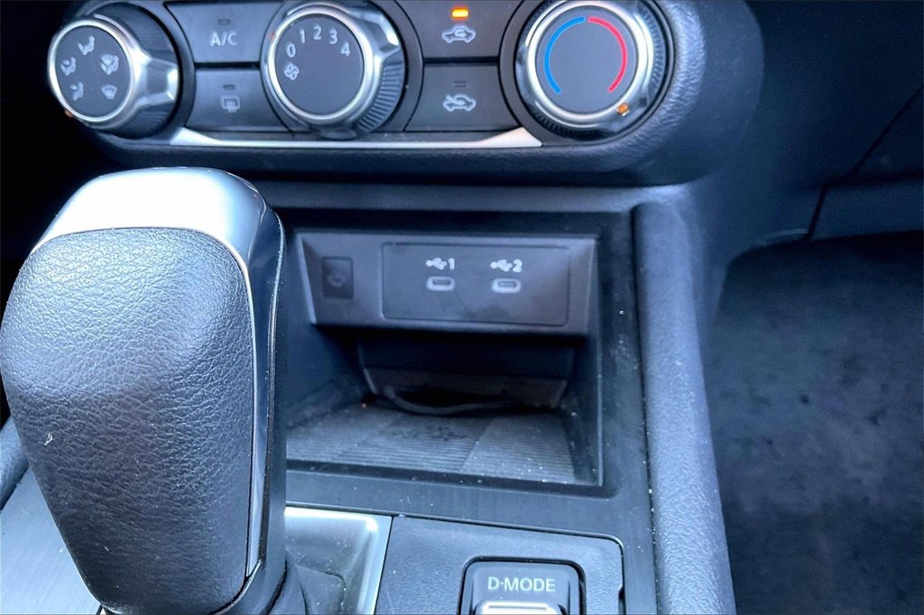 Used 2025 Nissan Kicks SV image 29