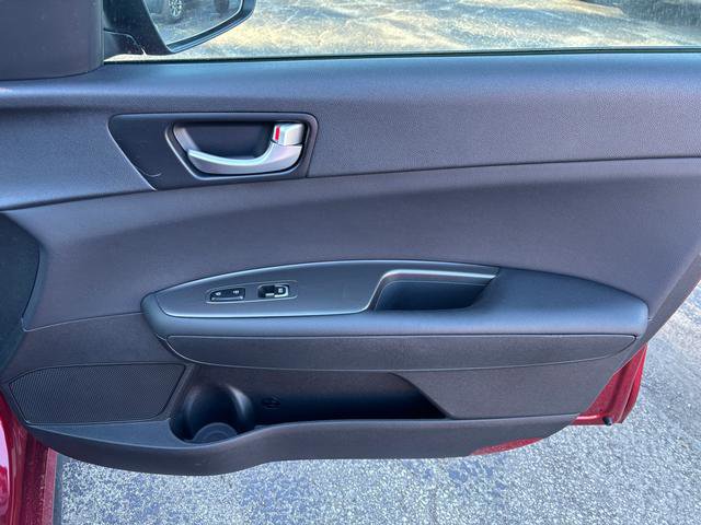 Used 2019 Kia Optima S image 16