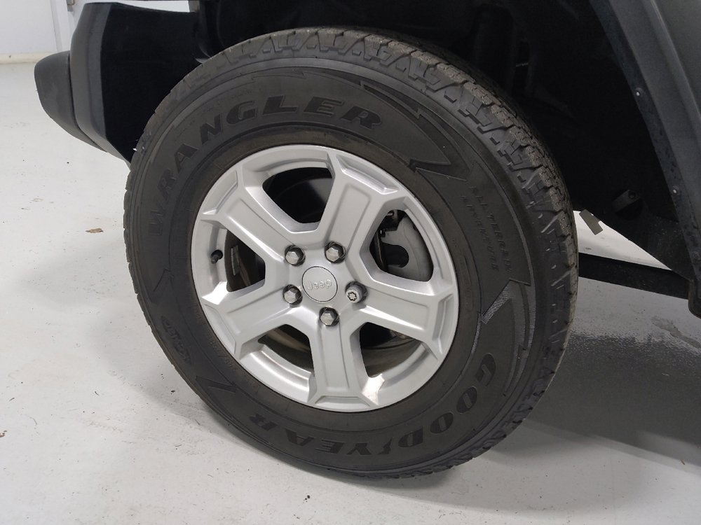 Used 2018 Jeep Wrangler Sport image 31