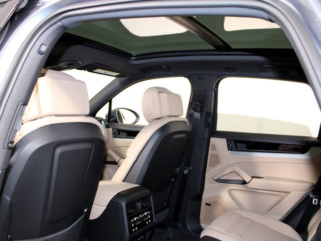 New 2026 Porsche Cayenne AWD/4WD image 23