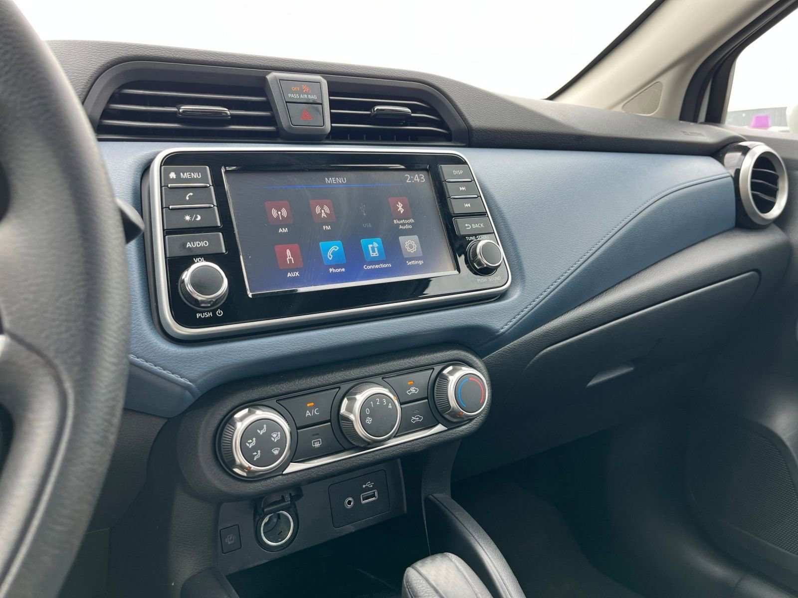 Used 2025 Nissan Versa SV FWD image 20