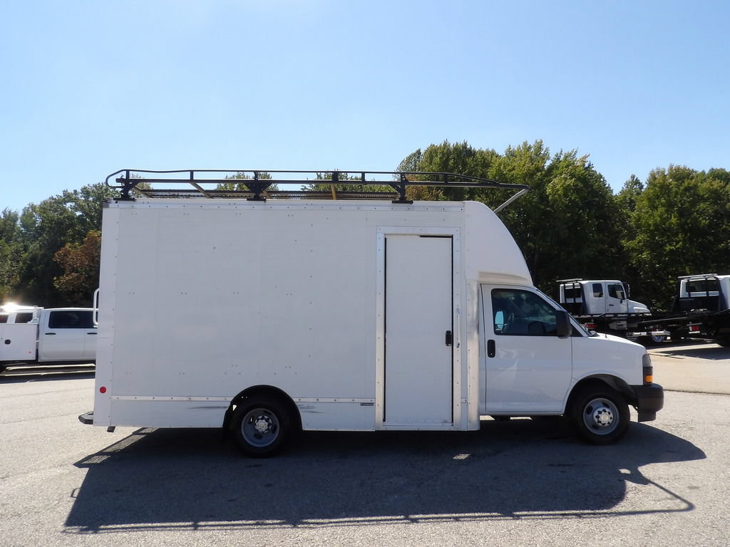 Used 2021 Chevrolet Express 3500 w/ Power Convenience Package RWD image 9