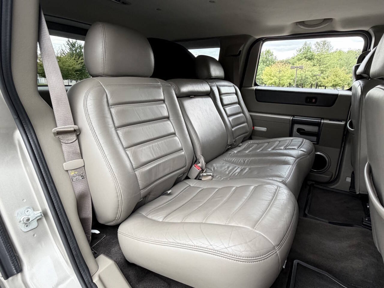 Used 2003 HUMMER H2 w/ Preferred Equipment Group AWD/4WD image 30