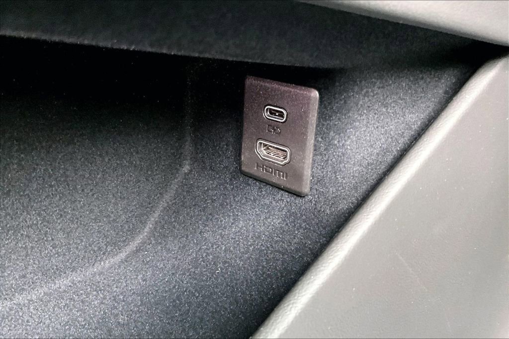 New 2026 Cadillac Escalade Luxury w/ LPO, Floor Liner Package AWD/4WD image 18