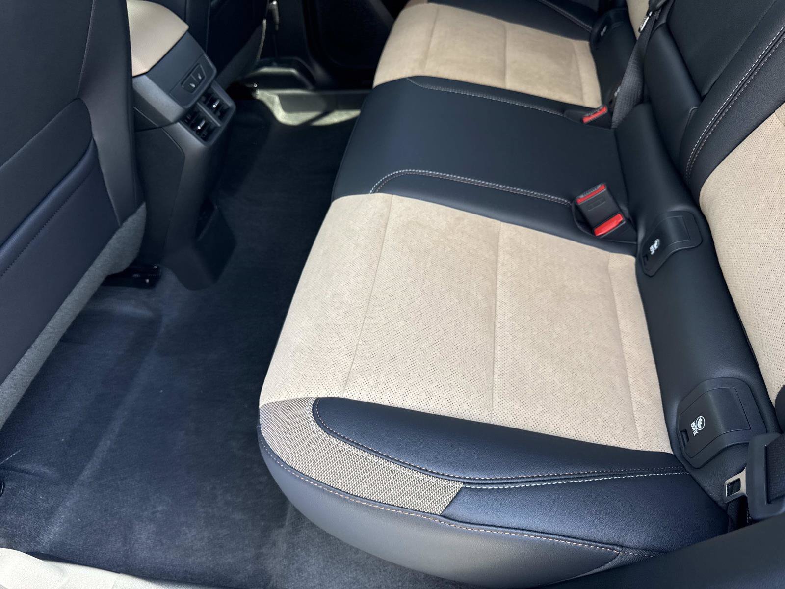 New 2027 Chevrolet Equinox ACTIV w/ Safety and Technology Package FWD image 10