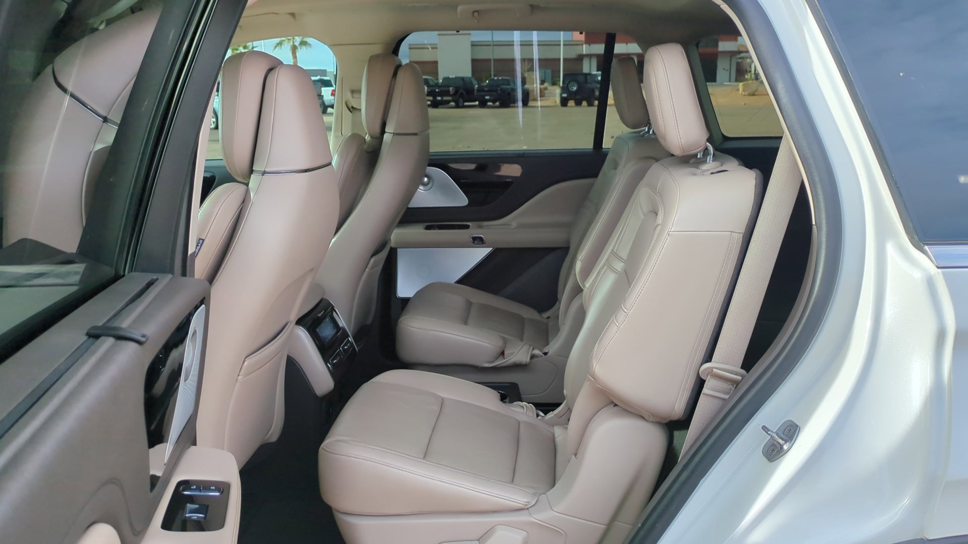 Used 2021 Lincoln Aviator Reserve w/ Equipment Group 202A image 29