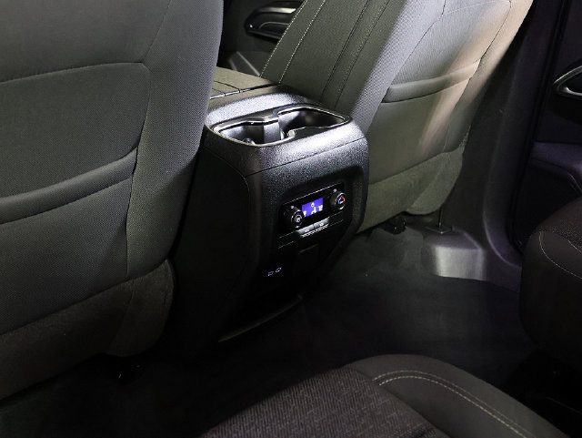 Used 2024 Chevrolet Traverse LT FWD image 16