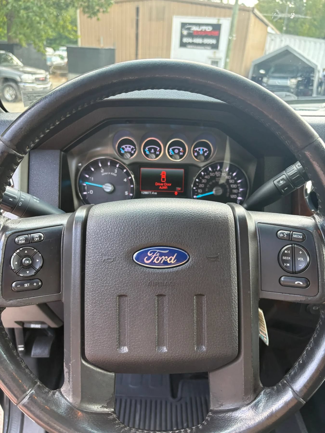 Used 2015 Ford F250 Lariat w/ Lariat Chrome Package AWD/4WD image 13
