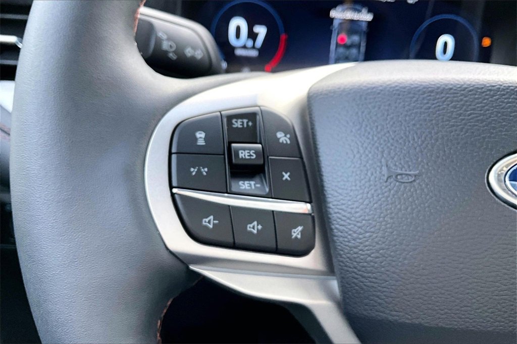 New 2026 Ford Explorer Active w/ Active Comfort Package image 10