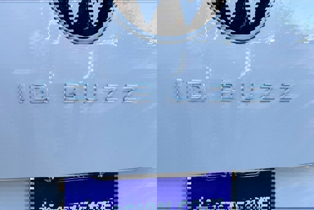 Certified 2025 Volkswagen ID. Buzz Pro S image 7