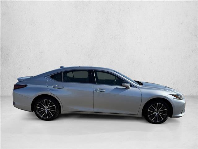 Used 2025 Lexus ES 300h w/ Premium Package image 4