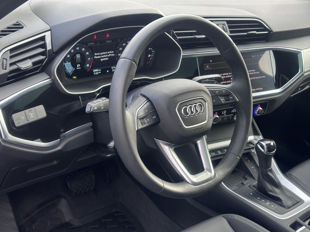 Certified 2025 Audi Q3 2.0T Premium w/ Convenience Package image 12