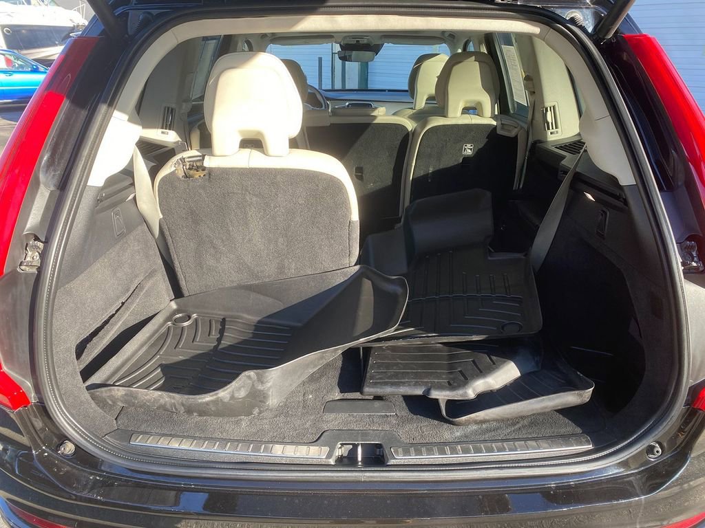 Used 2017 Volvo XC90 T6 Momentum w/ Vision Package image 26