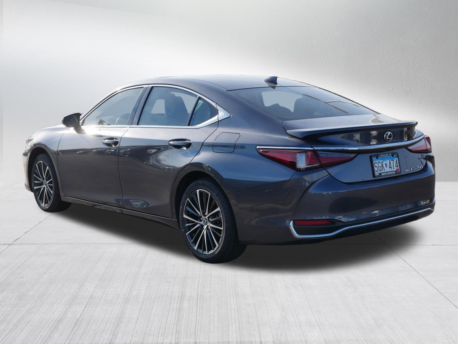Used 2024 Lexus ES 250 w/ Premium Package image 5