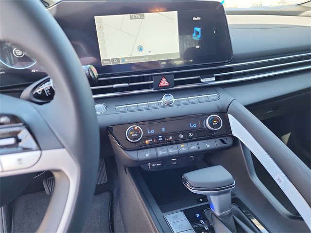 New 2025 Hyundai Elantra SEL image 16