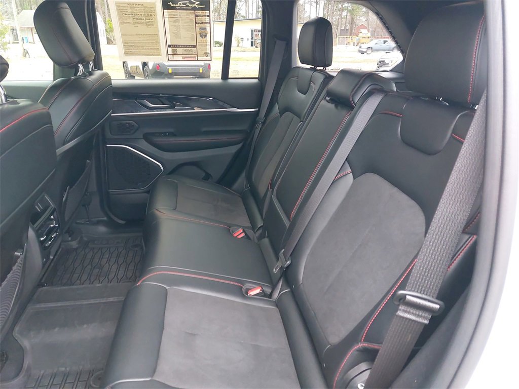 Used 2022 Jeep Grand Cherokee Trailhawk image 35