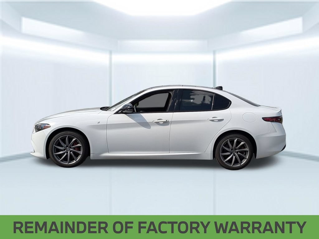 Used 2024 Alfa Romeo Giulia Ti AWD/4WD image 2