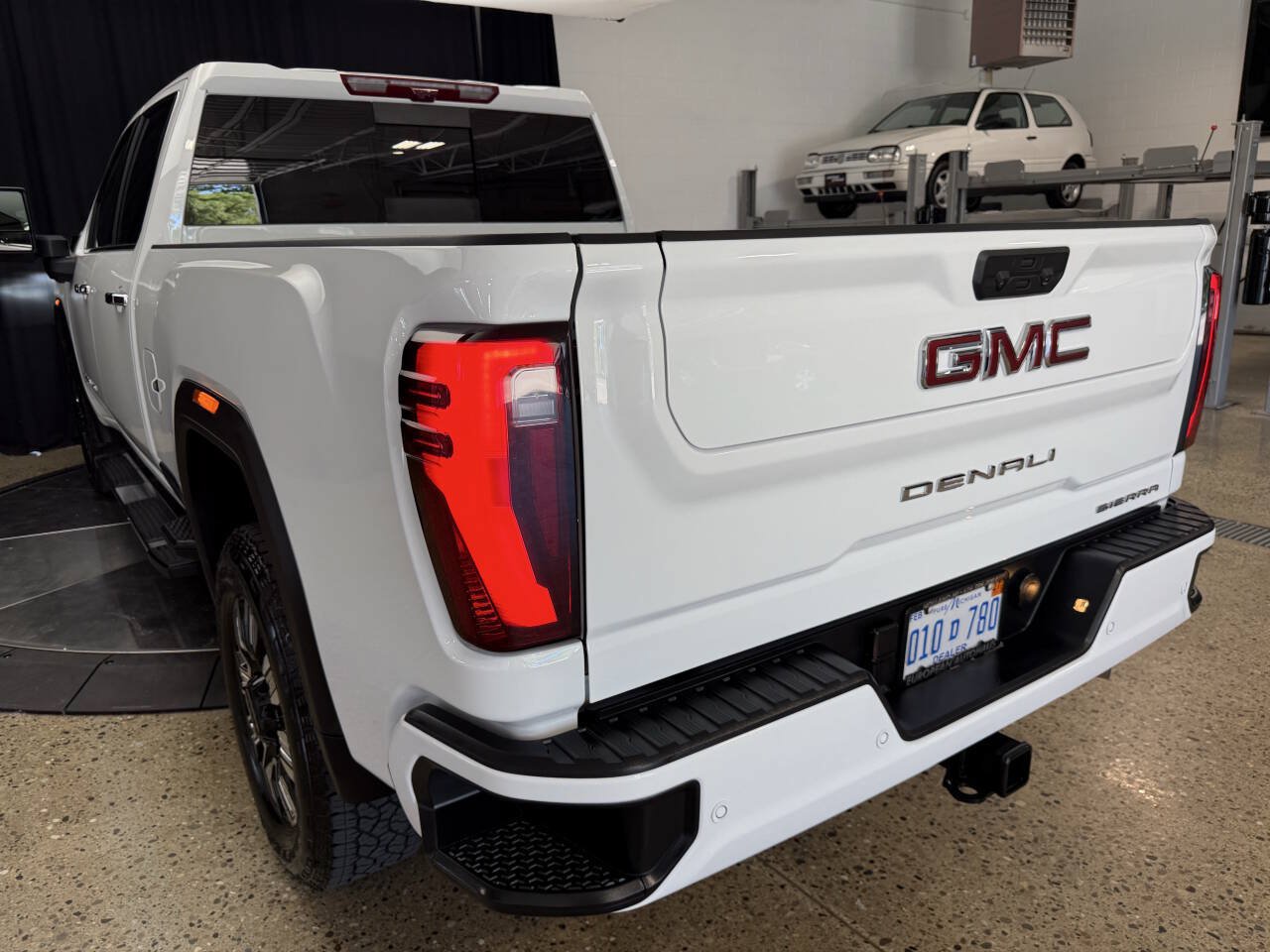 Used 2026 GMC Sierra 2500 Denali w/ Denali Reserve Package AWD/4WD image 6