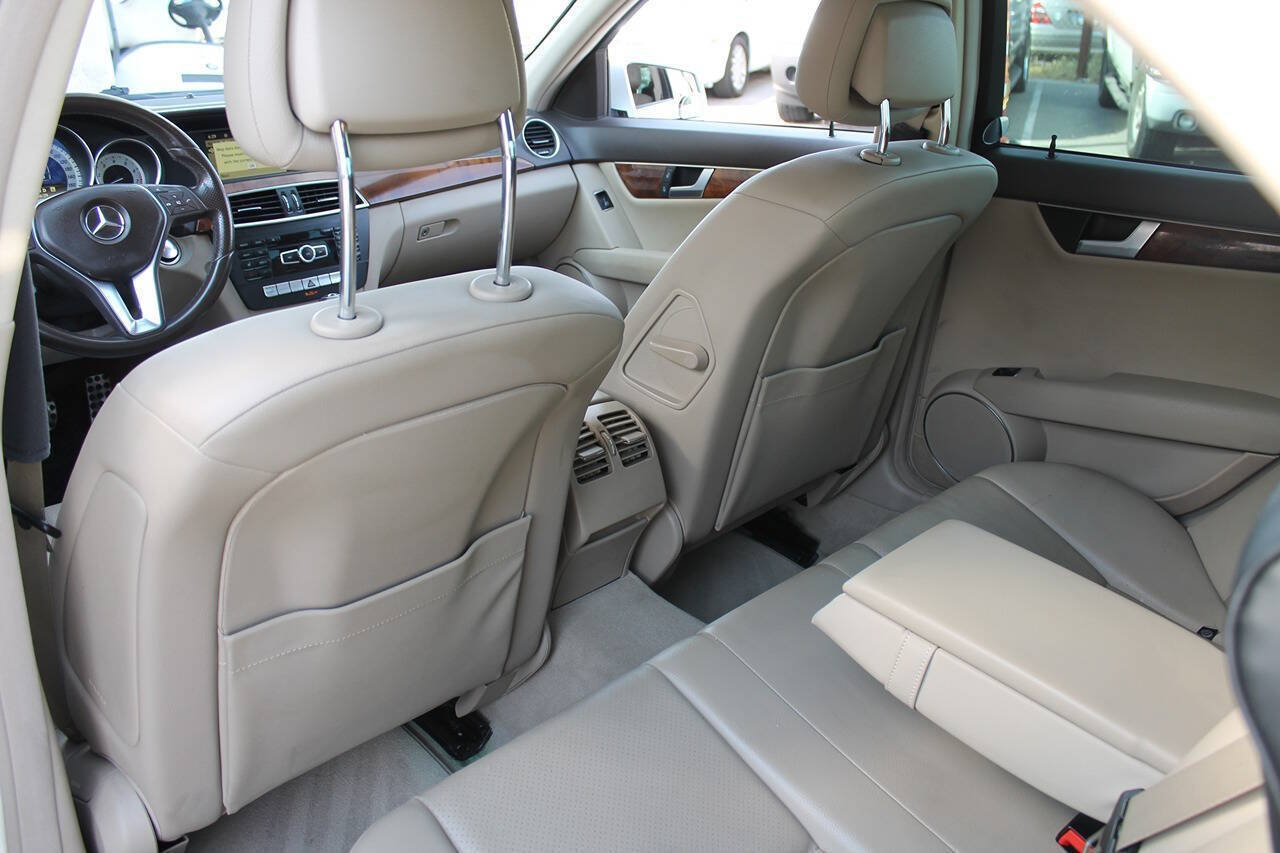 Used 2012 Mercedes-Benz C 250 Sedan image 25