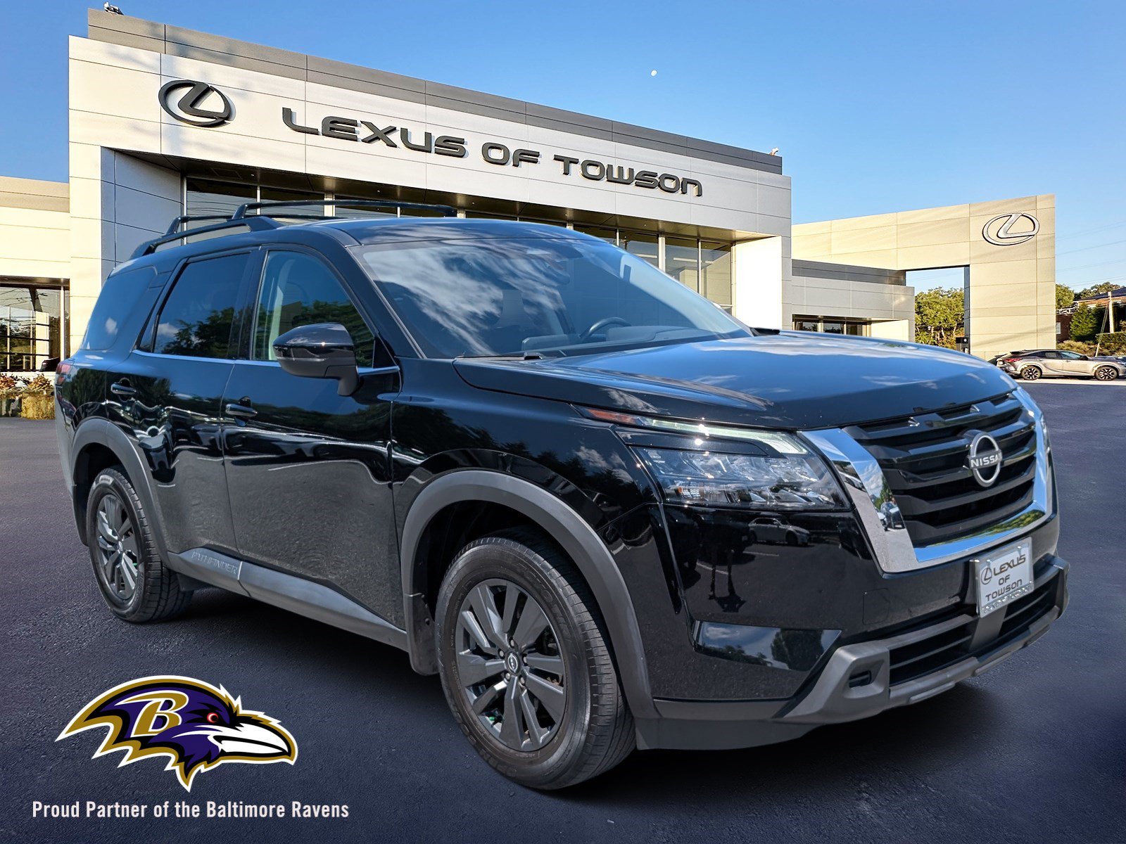 Used 2023 Nissan Pathfinder SV