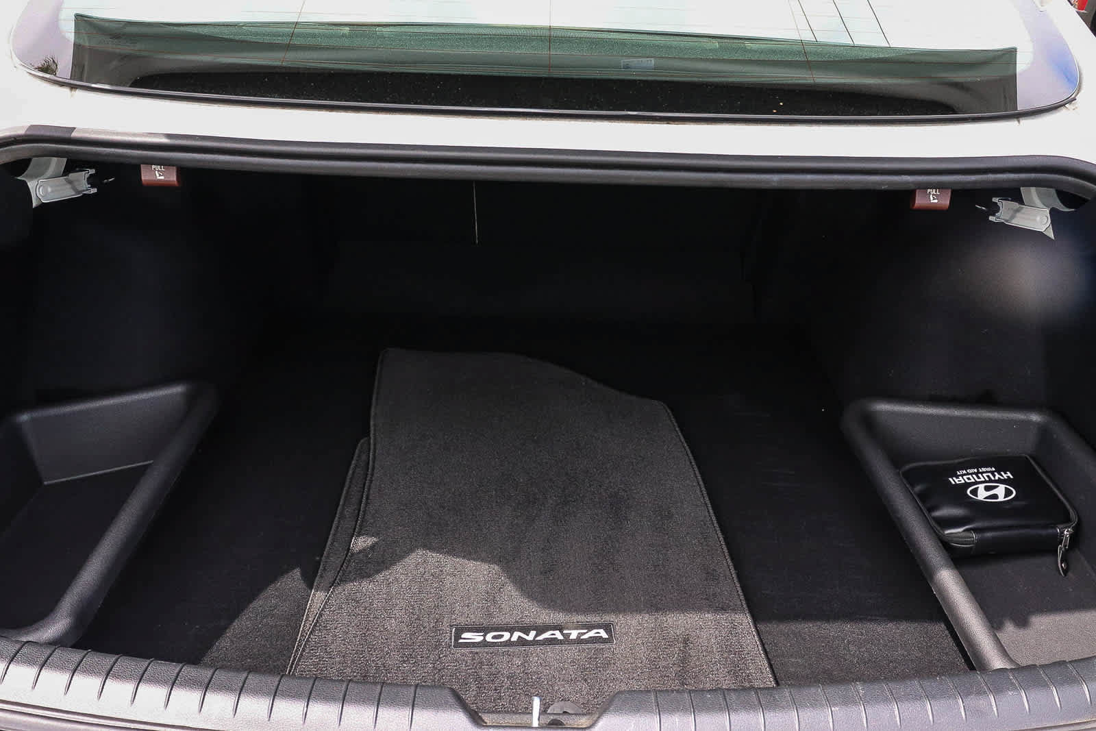 Used 2022 Hyundai Sonata Limited w/ Cargo Package FWD image 16