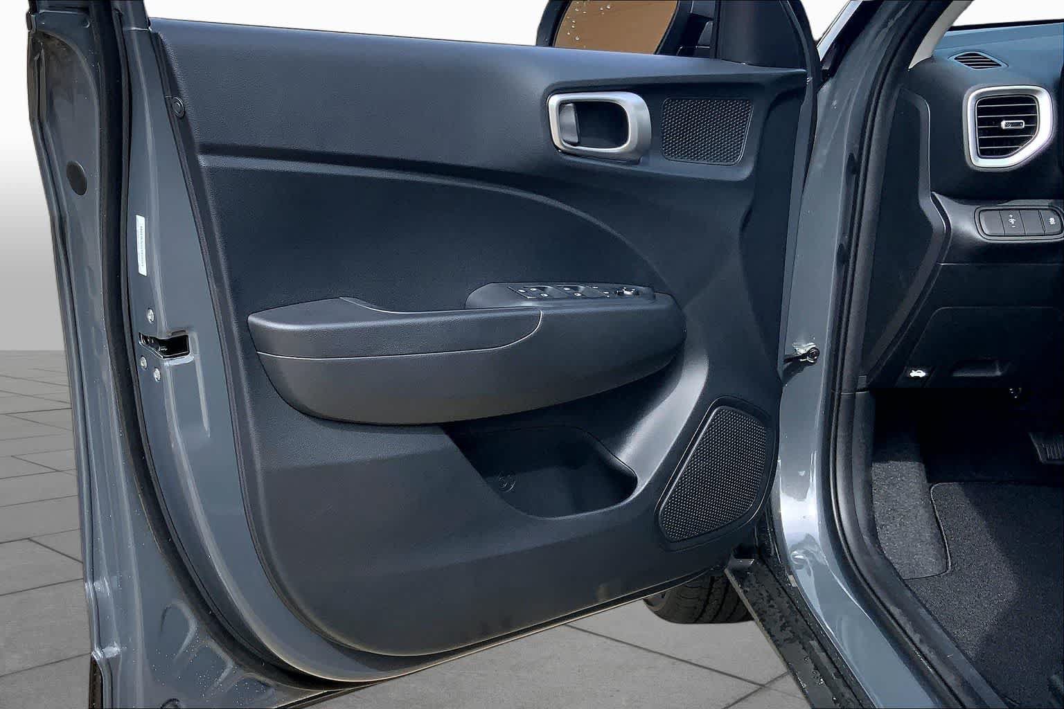 New 2026 Hyundai Venue SEL FWD image 10
