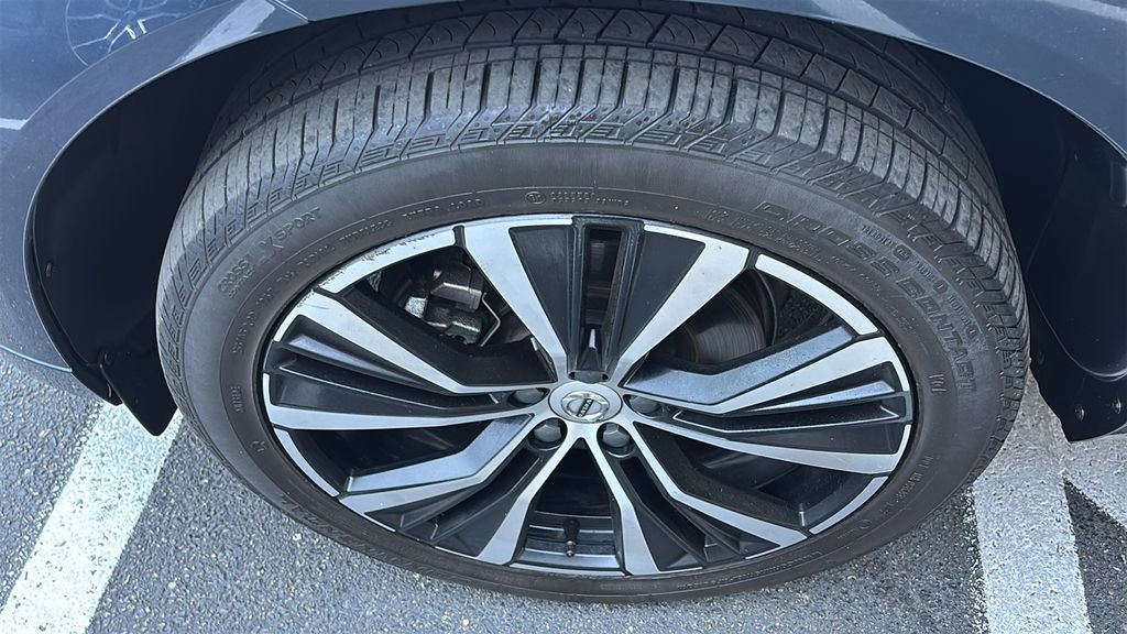Used 2024 Volvo XC60 B5 Plus w/ Protection Package Premier image 32