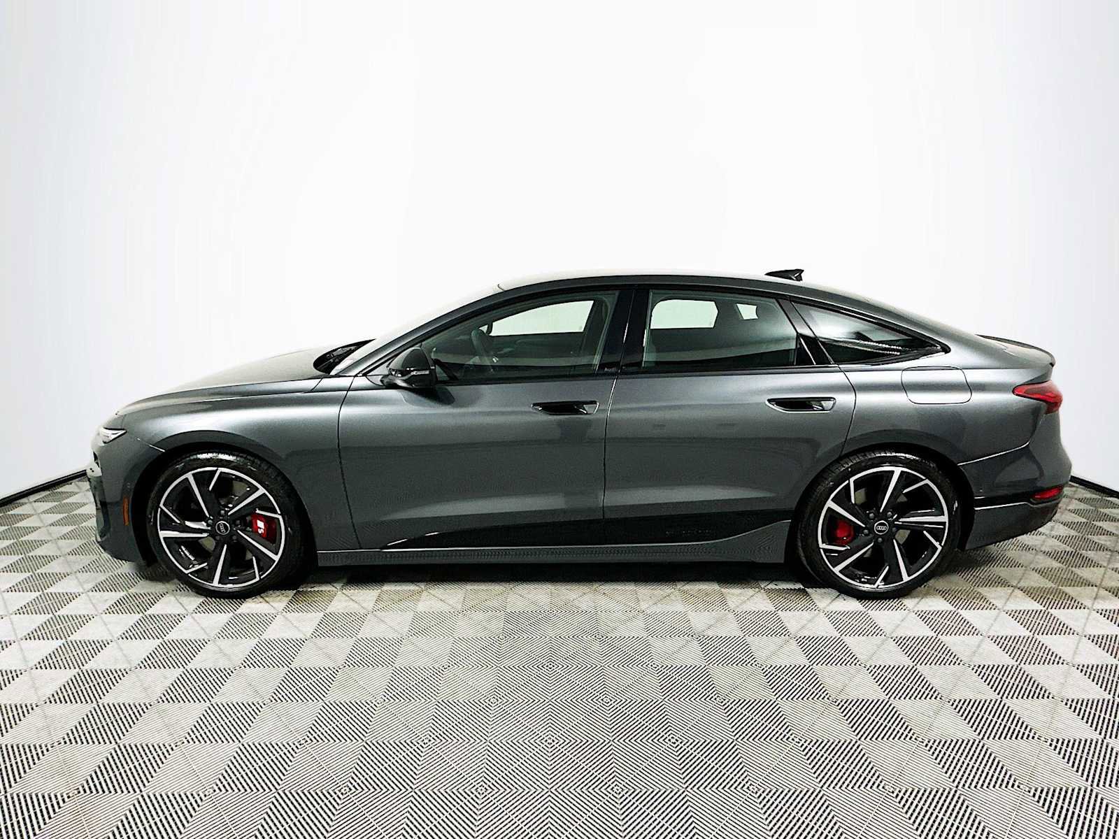 New 2025 Audi S6 e-tron Premium Plus image 4
