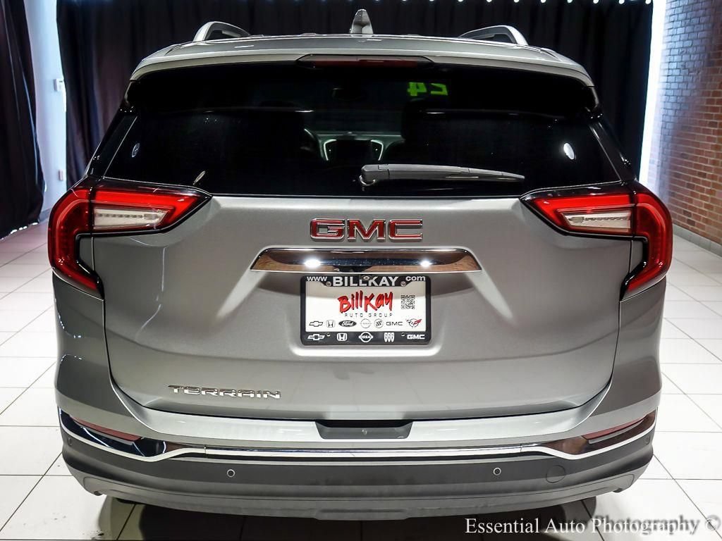 Used 2024 GMC Terrain SLT w/ Infotainment Package II FWD image 9
