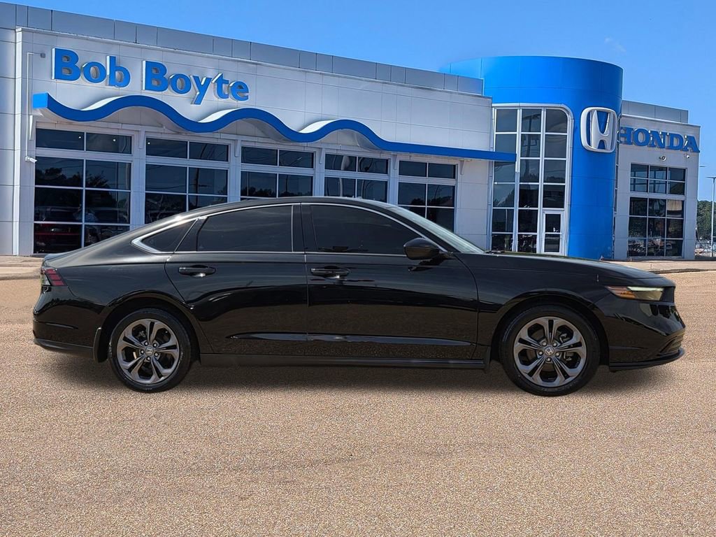 Used 2023 Honda Accord EX image 4