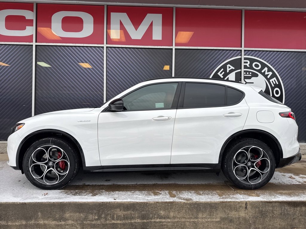 New 2025 Alfa Romeo Stelvio Sprint w/ Veloce Package image 9