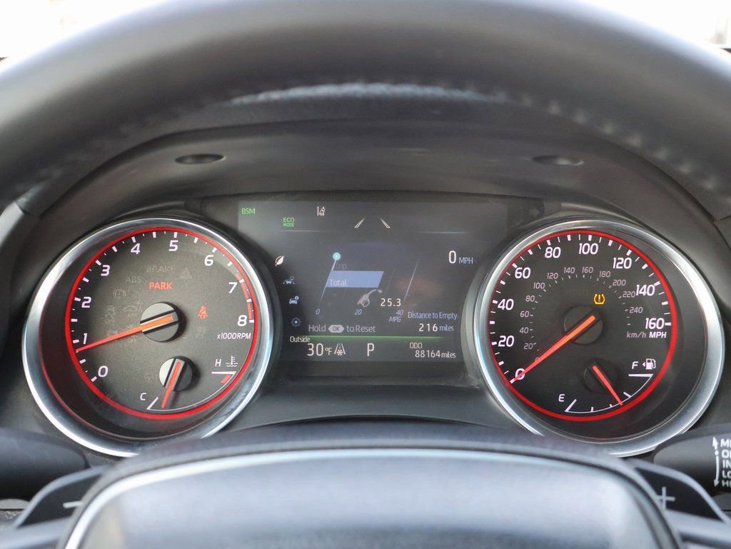 Used 2018 Toyota Camry XSE image 26