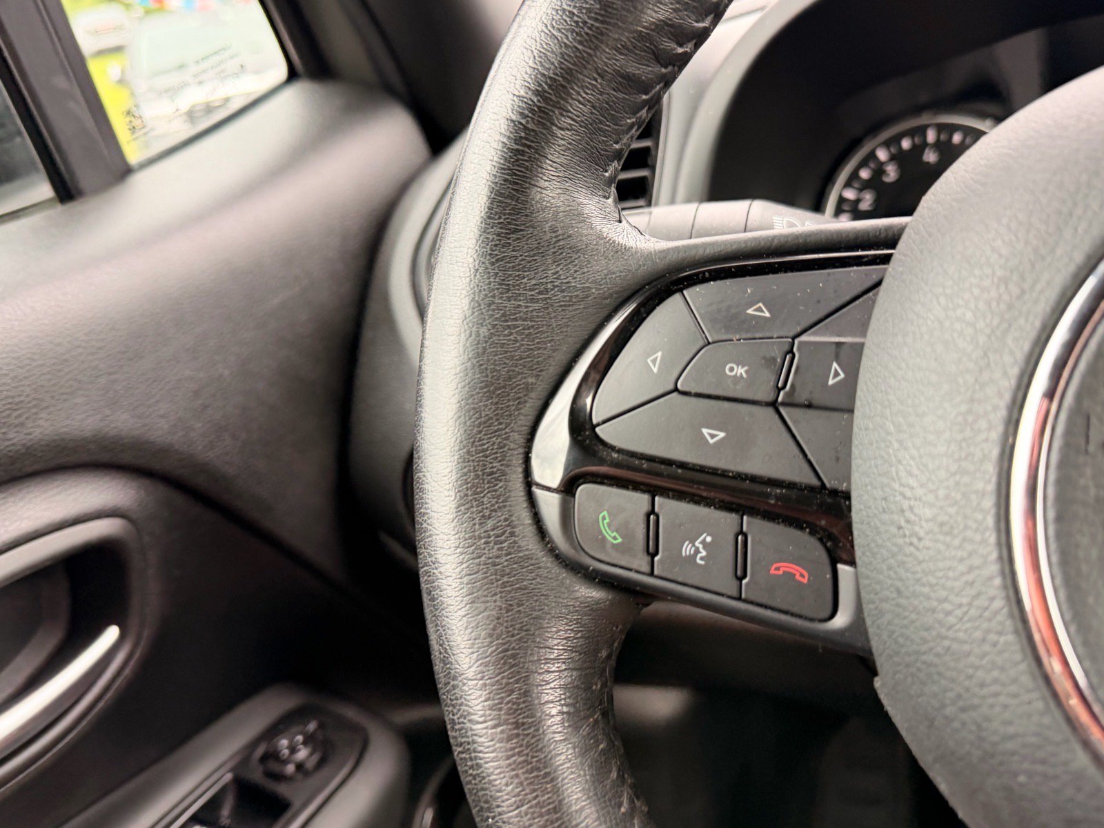 Used 2022 Jeep Renegade Altitude w/ Convenience Group AWD/4WD image 14