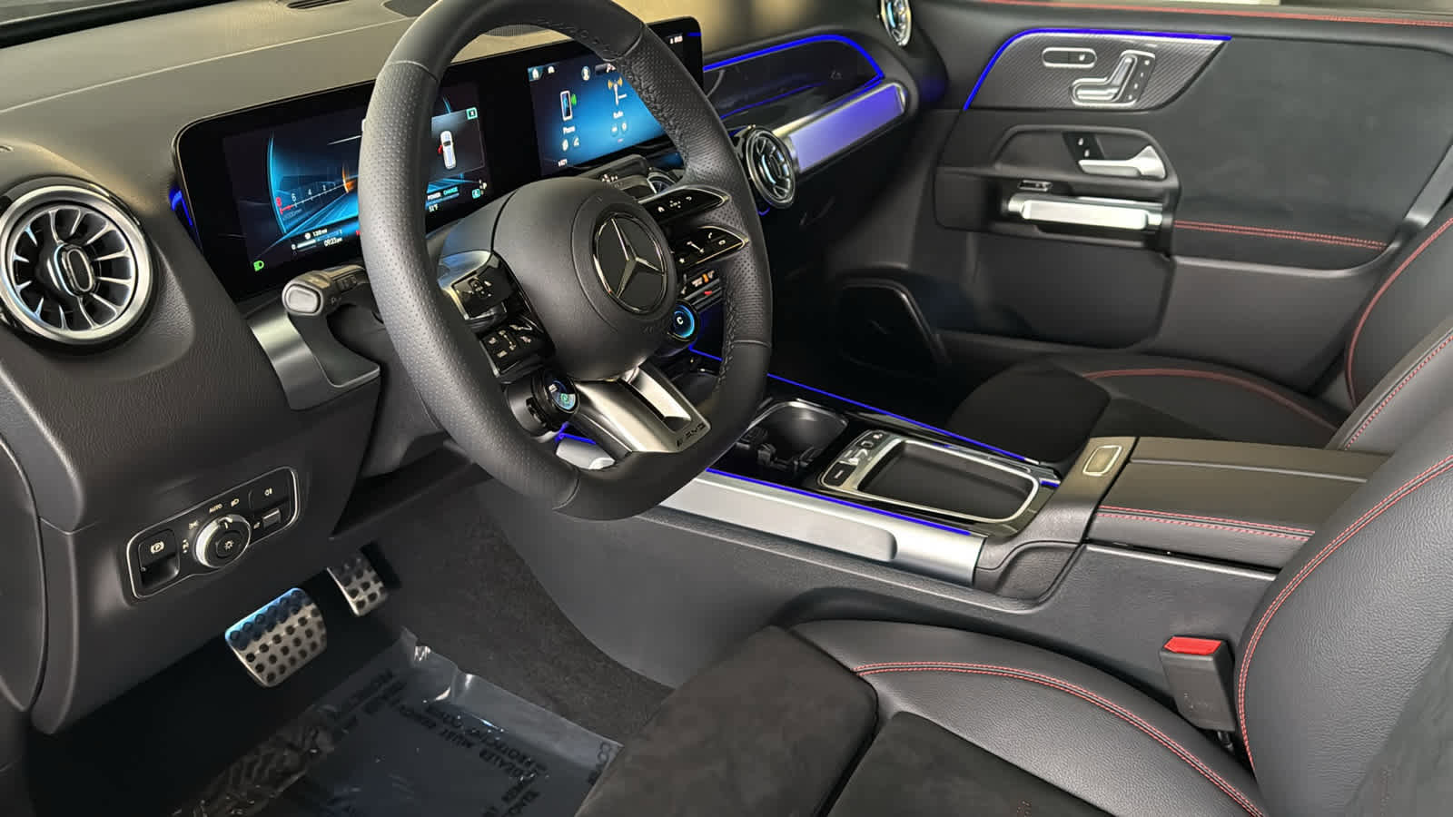 New 2026 Mercedes-Benz GLB 35 AMG 4MATIC image 28