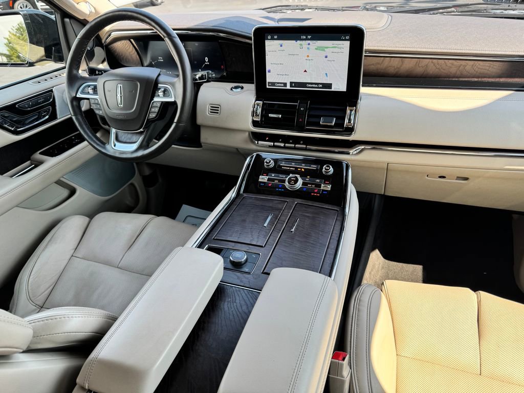 Used 2021 Lincoln Navigator Reserve w/ Luxury Package image 16