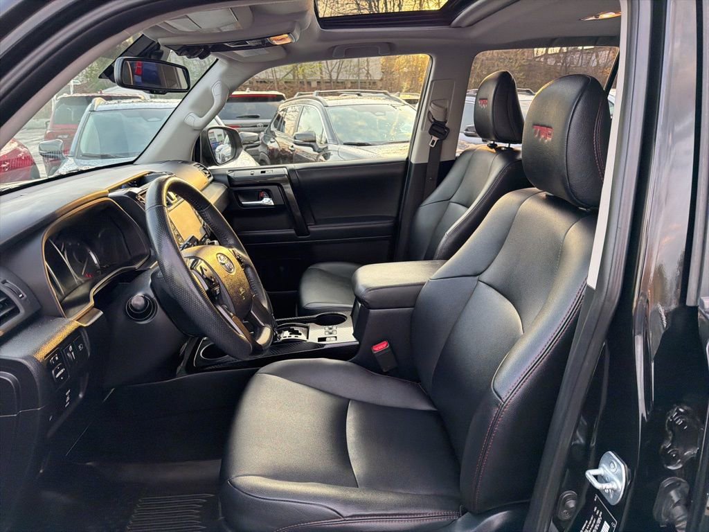 Used 2021 Toyota 4Runner Venture w/ Moonroof Package AWD/4WD image 25