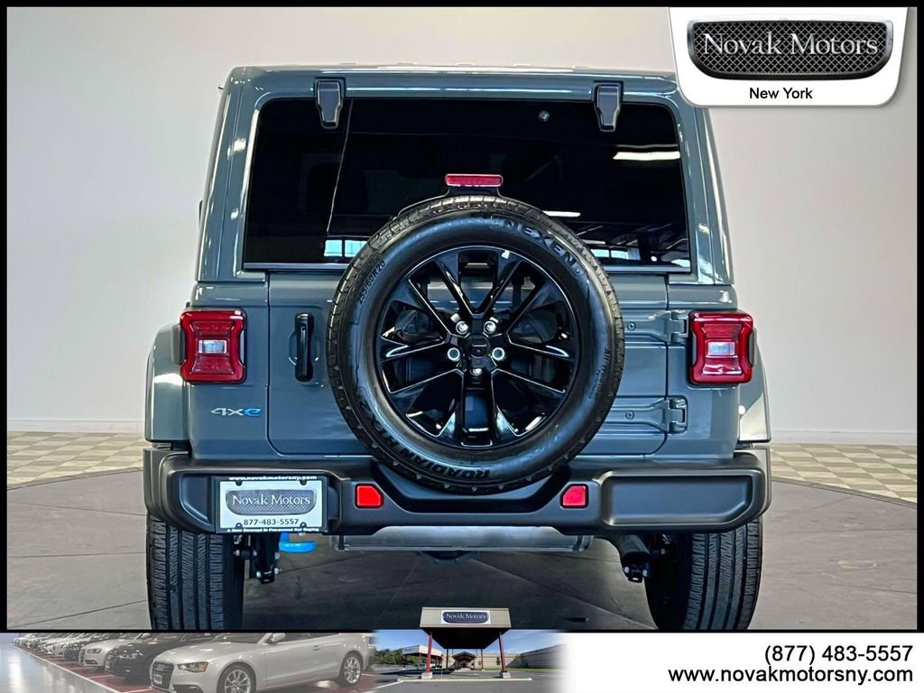 Used 2024 Jeep Wrangler Unlimited Sahara w/ Technology Group AWD/4WD image 7