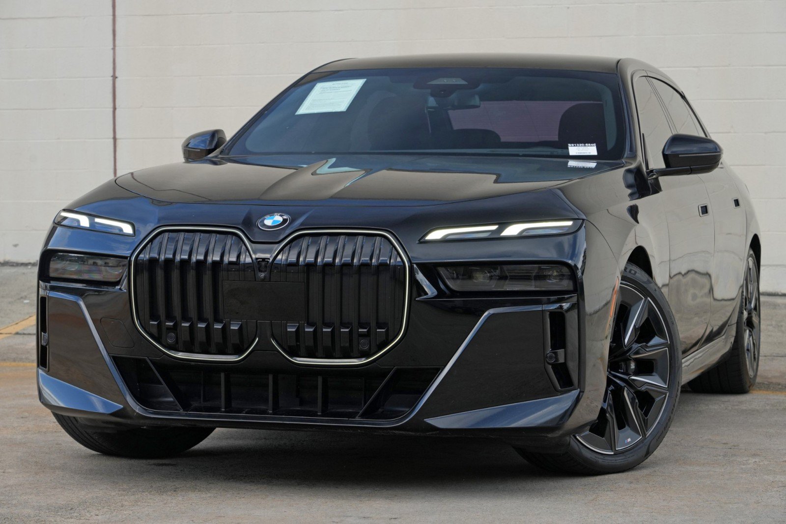 Used 2024 BMW 740i w/ Premium Package 2 RWD image 3