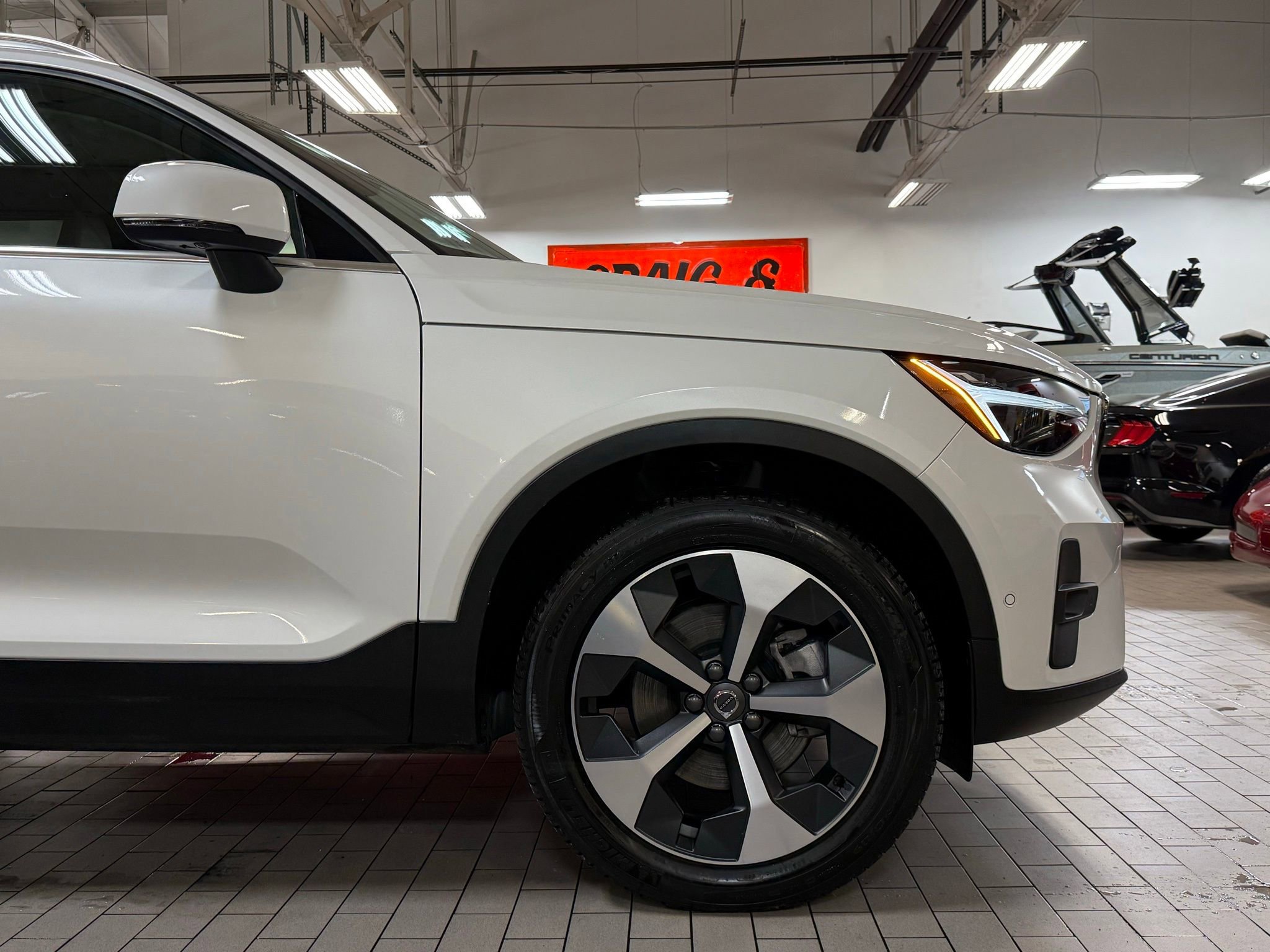 Used 2025 Volvo XC40 B5 Plus image 11